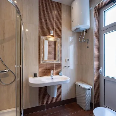 Center Lux V Apartment